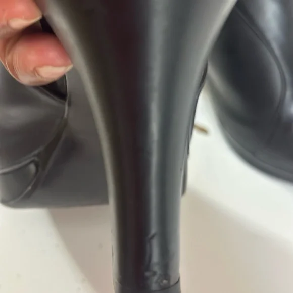 Black Slingback Peep-Toe Heels - - Picture 2 of 4